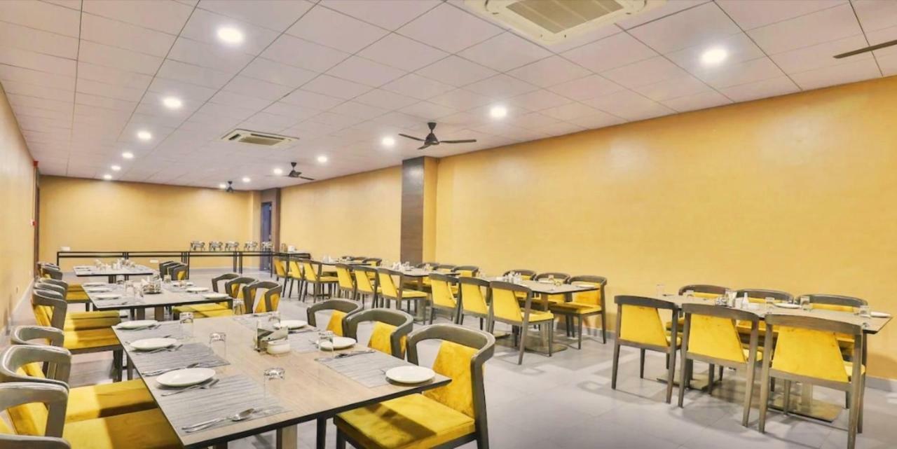 Genx Surat By 1589 Hotels Palsana  Kültér fotó
