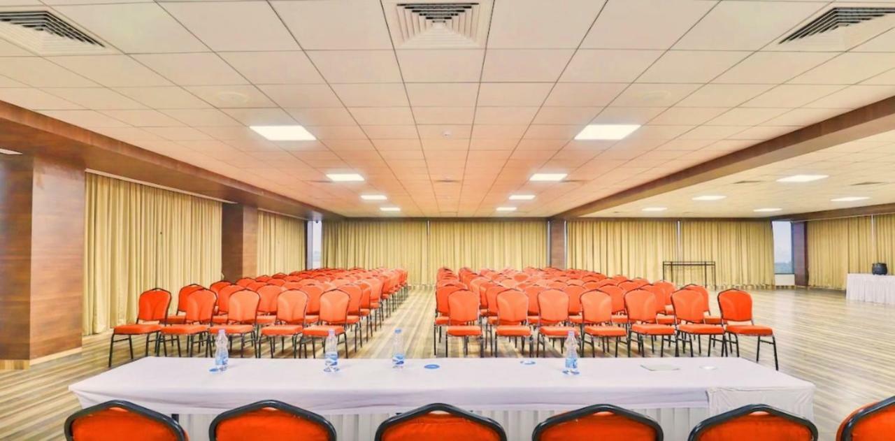 Genx Surat By 1589 Hotels Palsana  Kültér fotó