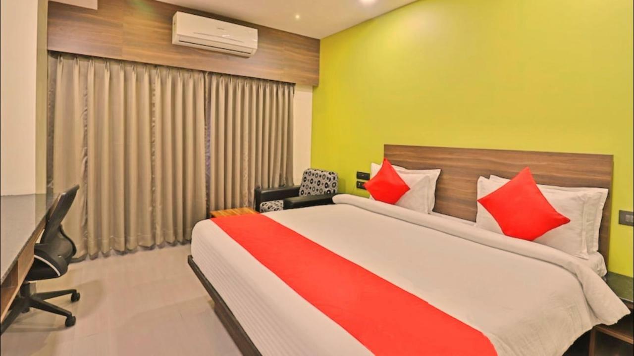 Genx Surat By 1589 Hotels Palsana  Kültér fotó