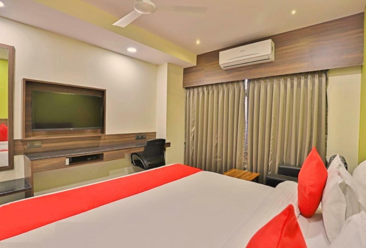 Genx Surat By 1589 Hotels Palsana  Kültér fotó